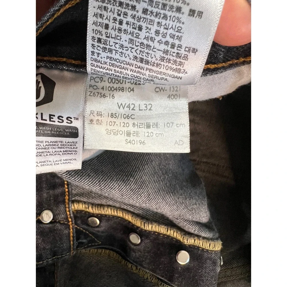 Levis 501 Original Fit Jeans Mens 42x32 Black Straight Leg Button Fly Denim
